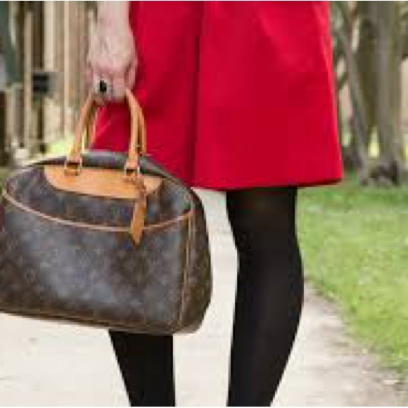 Louis Vuitton Monogram Deauville Handbag - Picture 15 of 17